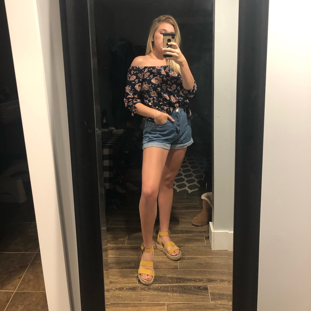 Off the shoulder Floral Top